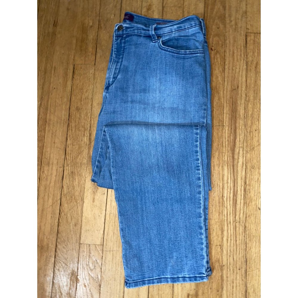 Gloria Vanderbilt Amanda Jeans Size 16 Short